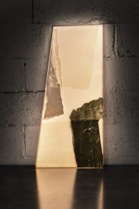 Placa de luz 5. Obra original 87x40cm. Encendida